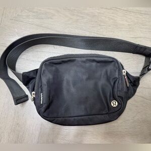 lululemon athletica Black & Cream Crossbody Bag